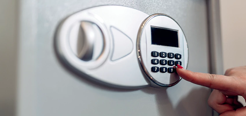 Jewelry Safe Cracking in Lancaster, California