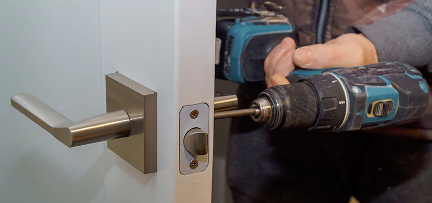 Broken Door Handle Lock Repair in Lancaster, California